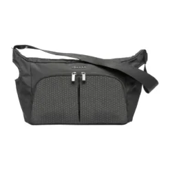 Deze Doona Essential Luiertas Nitro Black is een praktische tas waar je goed mee voor de dag kunt komen. ✓Laagste Prijsgarantie